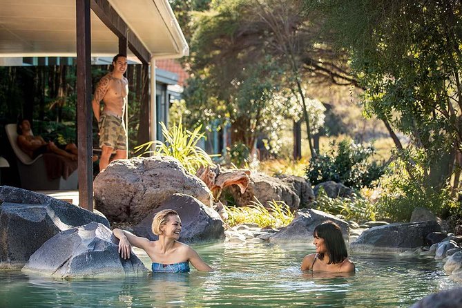 Polynesian Spa Rotorua: Deluxe Lake Spa Hot Spring Bathing - Changing rooms and what is included