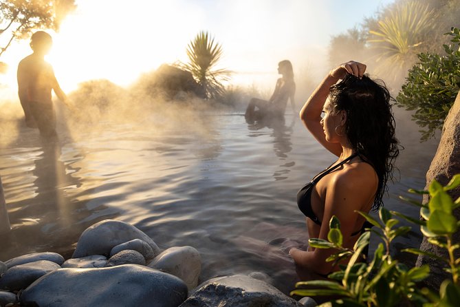 Polynesian Spa Rotorua: Deluxe Lake Spa Hot Spring Bathing - Heated recliners and the indoor lounge