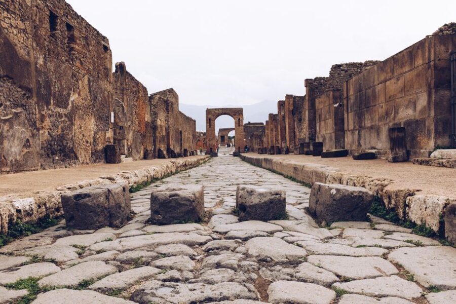 Pompei: Private tour of Pompei and Vesuvius from Sorrento - What the $790.46 price means