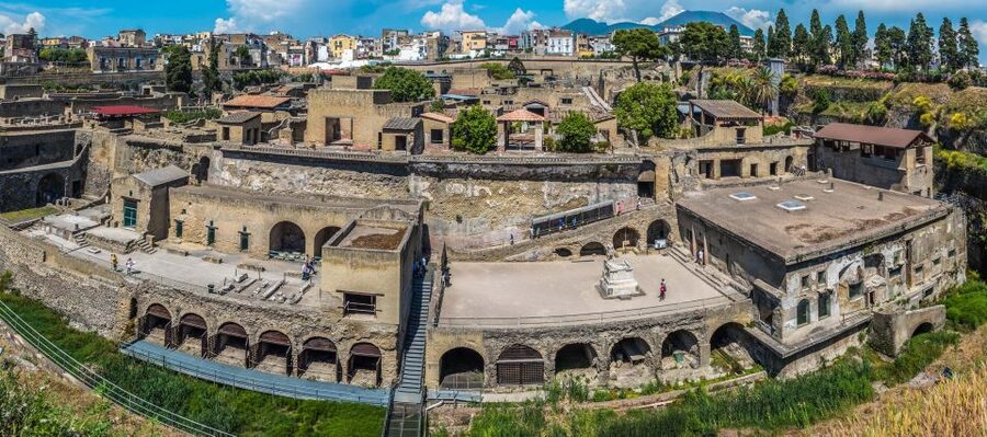 Pompeii, Herculaneum and Vesuvius Tour - Should you book this Pompeii, Herculaneum, and Vesuvius tour?