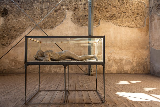 Pompeii & Mt.Vesuvius Day Tour from Naples with Pizza Lunch - Weather can change the second half