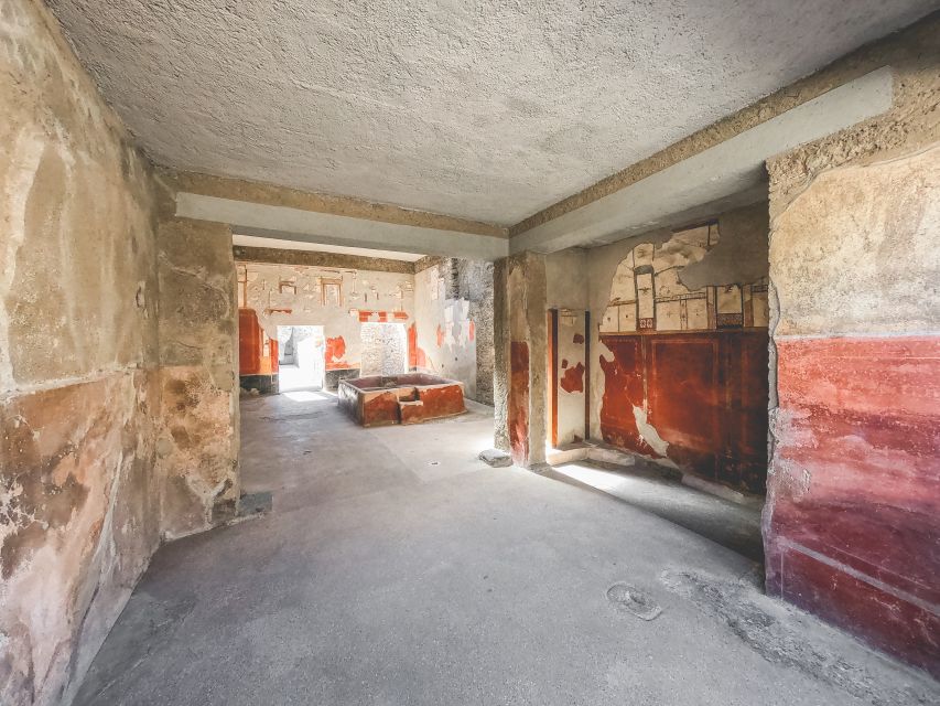 Pompeii: Ruins Tour and Mount Vesuvius Horseback Ride - Two hours inside Pompeii with an archaeological guide