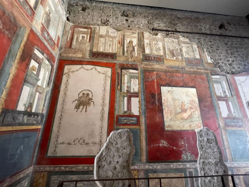 Pompeii - Vesuvius & Wine from Amalfi Coast all inclusive - What the small group changes