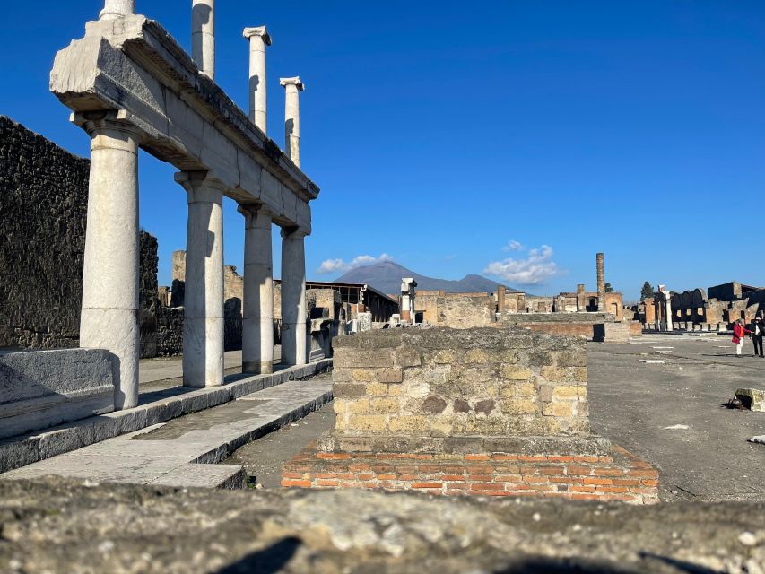 Pompeii-Vesuvius & Winery All Inclusive Tour From Positano - Pompeii in two hours