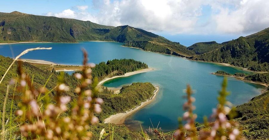 Ponta Delgada: Sete Cidades & Lagoa do Fogo Tour - Vieira Ceramics Factory in Lagoa