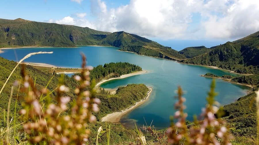 Ponta Delgada: Sete Cidades & Lagoa do Fogo Tour - Mulher do Capote and Portuguese Liqueurs