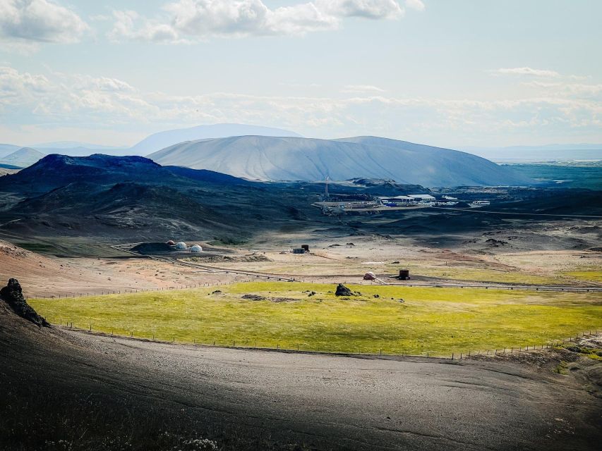 Port Akureyri: Godafoss Waterfall, Myvatn and Baths Tour - Grjótagjá and the rift between continents