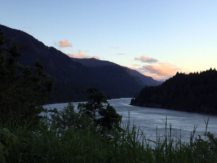 Portland: Mount Hood Wine and Waterfalls Full-Day Tour - The second winery and the Columbia Gorge route