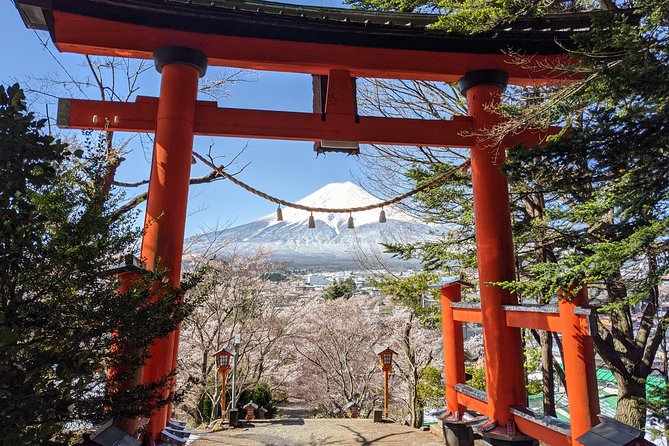 Private Car Tour to Mt. Fuji Lake Kawaguchiko or Hakone - Chureito Pagoda and the classic Mt. Fuji photograph