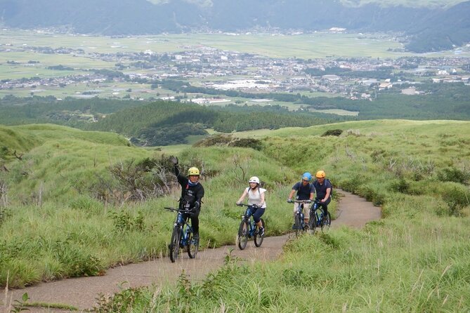 Private E-MTB guided cycling around Mt. Aso volcano & grasslands - Practical details that affect your day