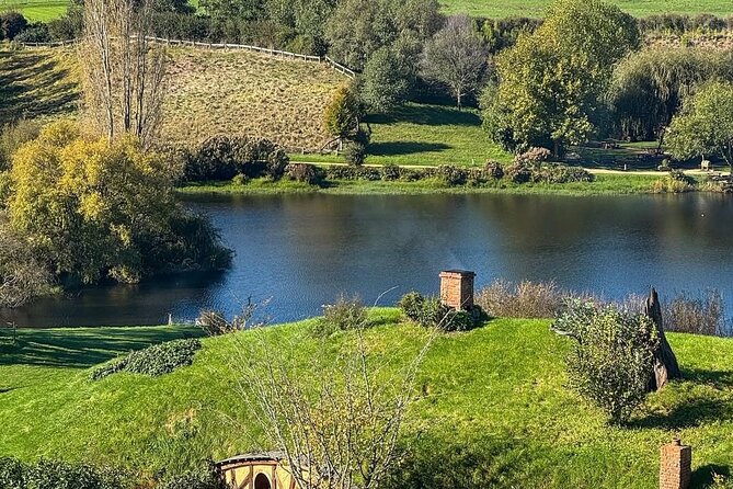 Private Hobbiton Movie Set and Rotorua Day Trip from Auckland - Lady Knox Geyser at 10:15 AM