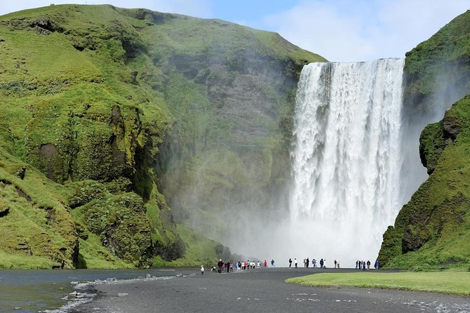 Private South Coast Fire and Ice: Glacier viewpoint & Lava Show - Key points to know before booking