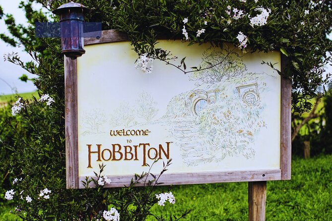Private Tour: Hobbiton Movie Set, Rotorua Mud Pool & Treewalk - Should you book it?