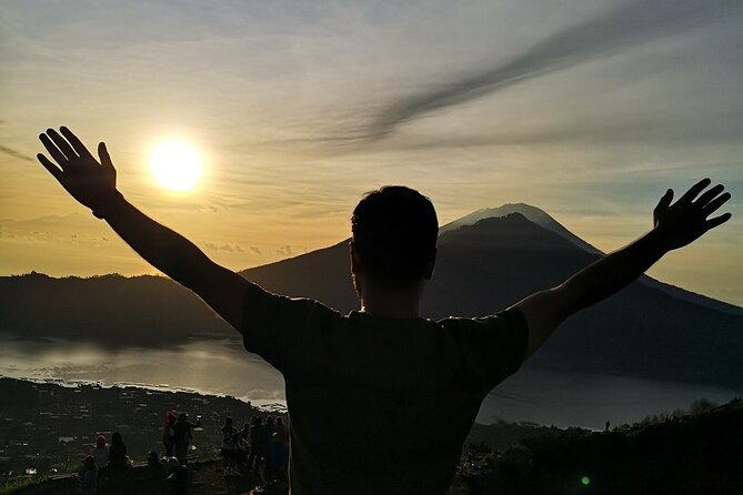Private Tour : Mount Batur Sunrise Trekking With Private Guide - Reaching the crater rim before sunrise