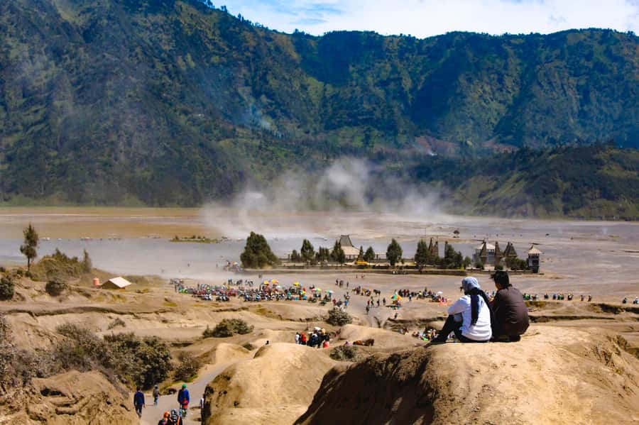 Probolinggo: Dawn Journey to Mount Ijen Sunrise Expedition - Pura Luhur Poten and the national park setting