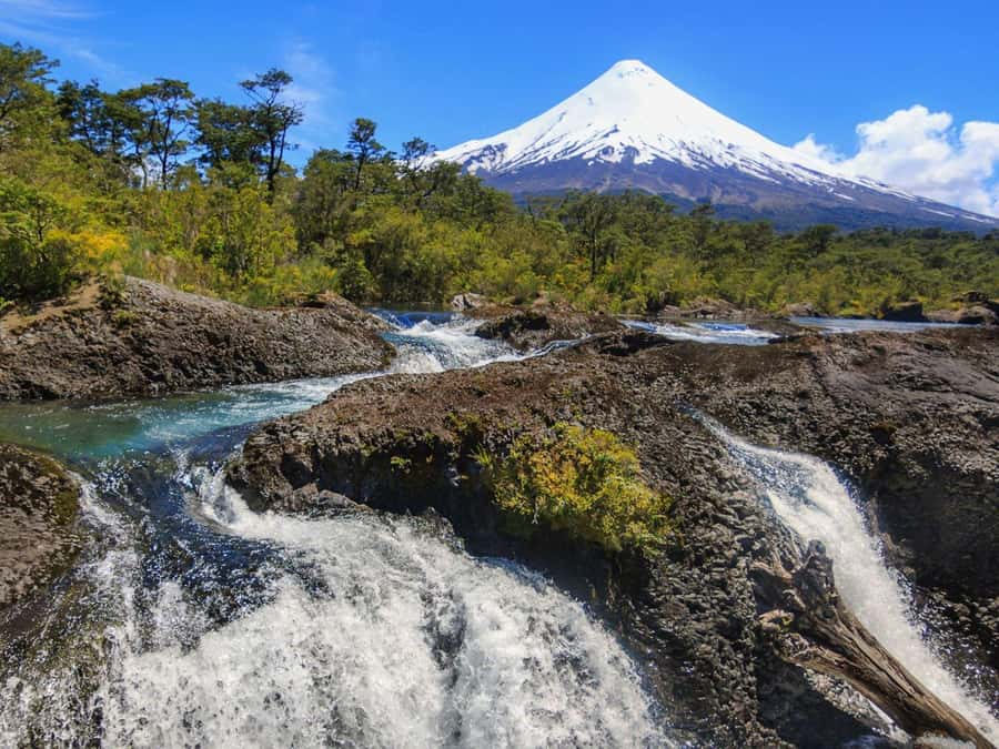 Puerto Varas: Osorno Volcano Day Trip by Air-conditioned Van - From Puerto Varas to the foot of Osorno