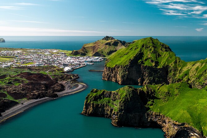 Puffin and Volcano Tour with Ebbi - Starting at the Vestmannaeyjar harbor