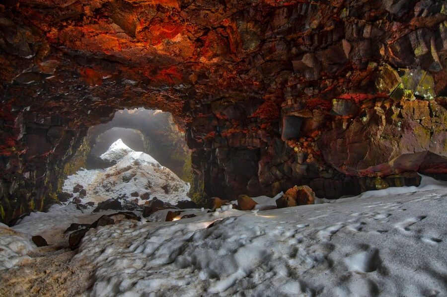 Raufarhólshellir Lava Tunnel: Underground Expedition - The rock formations and changing colors