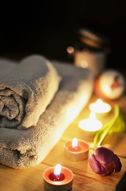 Relaxing massage with volcanic stones - Key points to know before booking