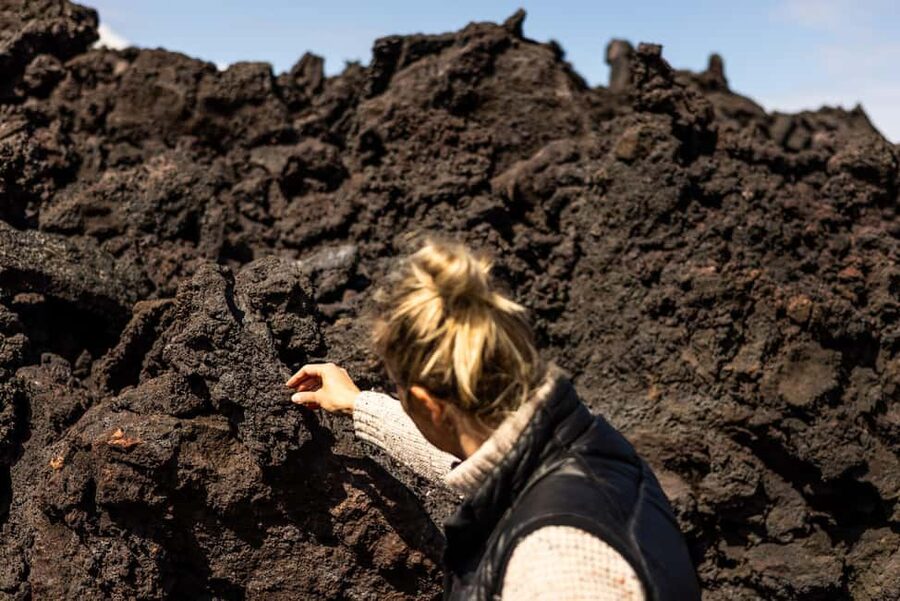 Reykjanes Peninsula: Super Jeep Volcano Shuttle Tour - What to wear and bring
