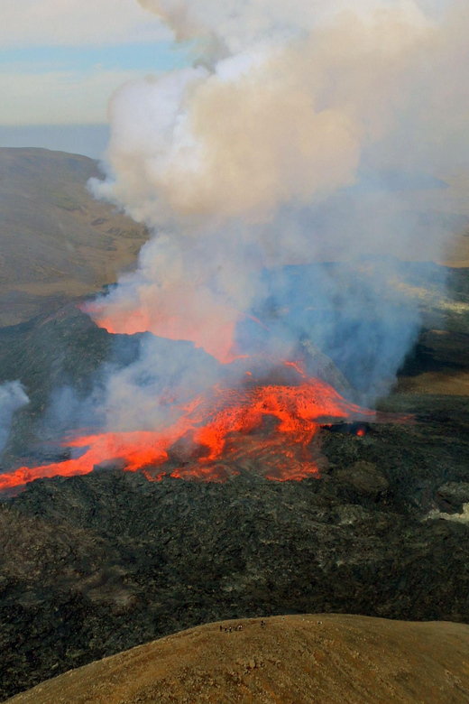 Reykjavik: 45-Minute Volcano Sightseeing Helicopter Tour - The first five minutes over Reykjavik
