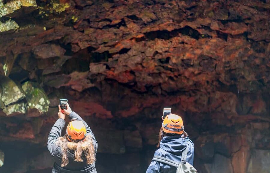 Reykjavik: Evening Lava Tunnel and Northern Lights Hunt - Is $189 a fair price?