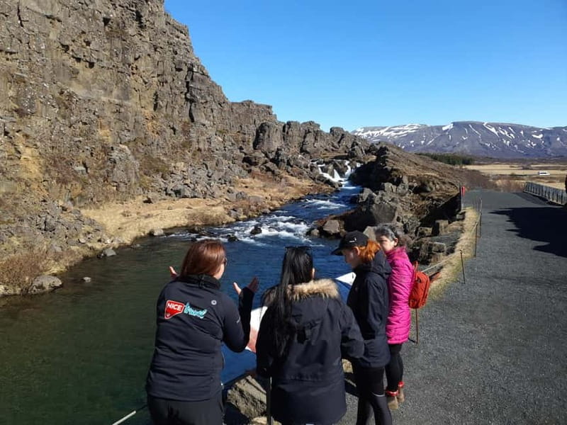 Reykjavík: Golden Circle, 2 Geysers & Geothermal Bakery Tour - Þingvellir: geology and the first Icelandic parliament