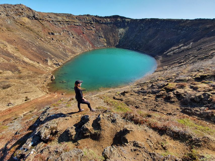 Reykjavik: Golden Circle, Kerid Crater and Sky Lagoon Tour - The minibus, guide style and daily rhythm