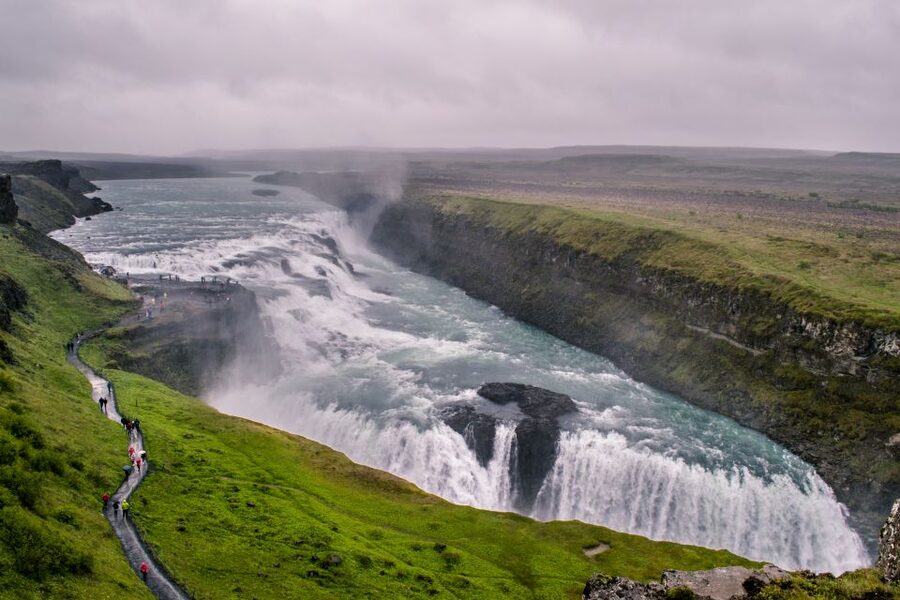 Reykjavik: Golden Circle, Tomato Farm and Kerið Crater Tour - The guides make the difference