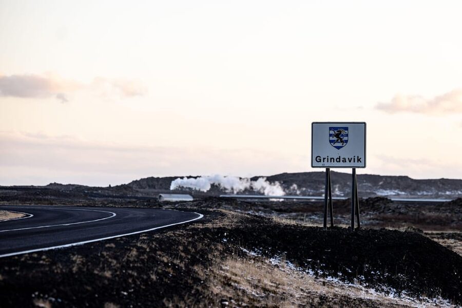 Reykjavik: Guided Tour to Volcano and Reykjanes Geopark - From Reykjavík to Seltún’s steaming ground