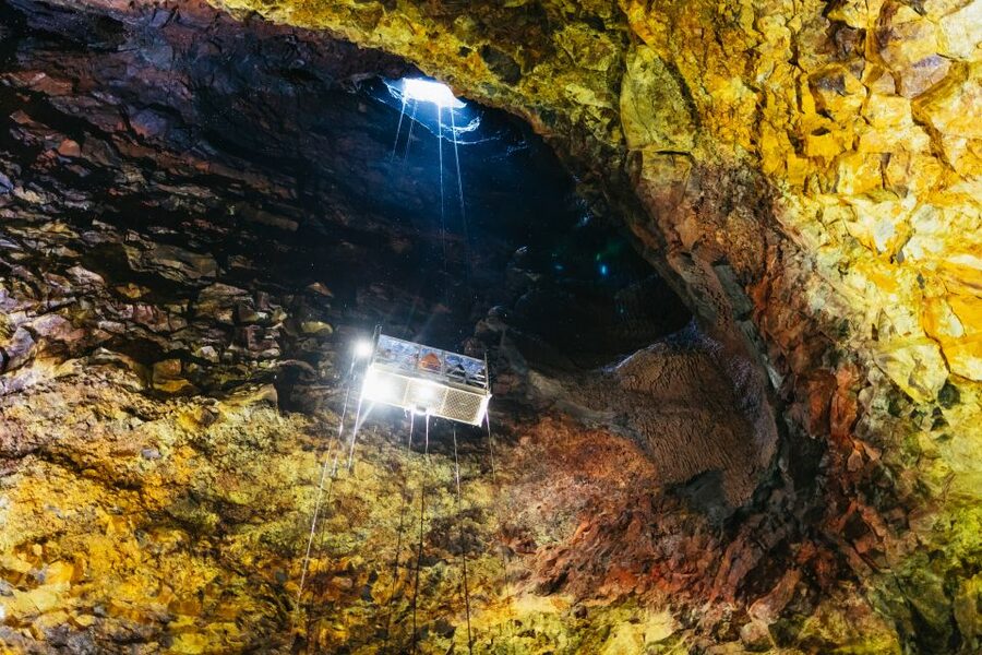Reykjavik: Thrihnukagigur Volcano Guided Hiking Day Trip - Why going inside Thrihnukagigur feels different