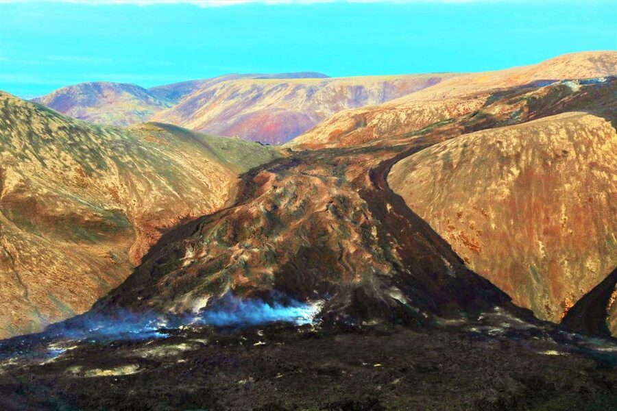 Reykjavík: Volcano Eruption Site and Reykjanes Hiking Tour - What the recent lava reveals