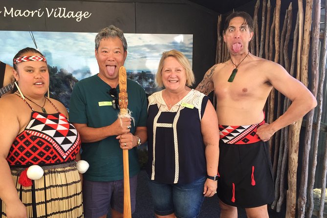 Rotorua Geothermal Living Maori Village Tour Whakarewarewa 6.5hours Tour - The Māori cultural performance