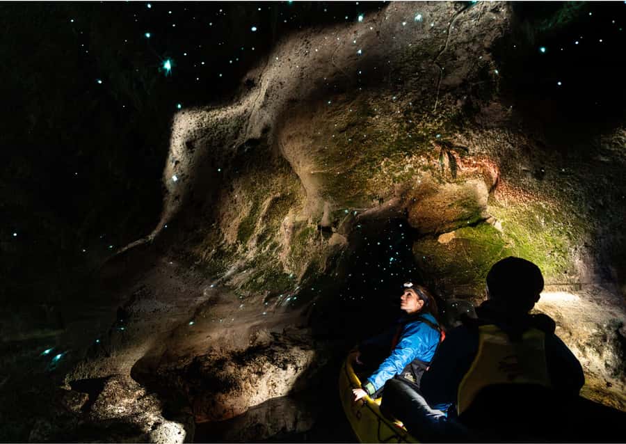 Rotorua: Glow Worm Kayak Tour - Getting ready for a New Zealand night on the water