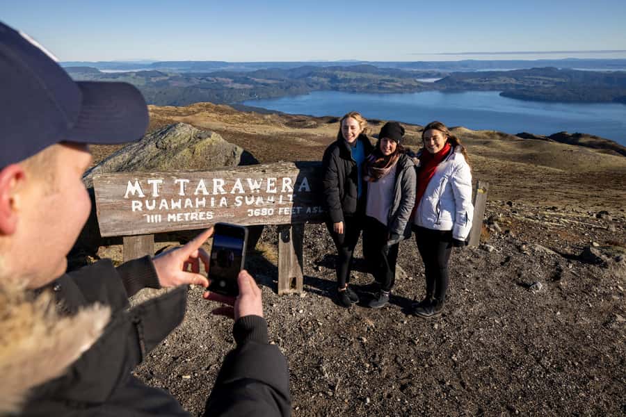 Rotorua: Helicopter Flight and Guided Walk on Mt Tarawera - Who will enjoy this most?