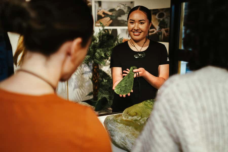 Rotorua: Jade Carving Experience at a Local Studio - Practical tips for a smoother visit
