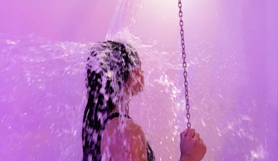 Rotorua: Lakefront Hot Springs & Spa - Luxury Māori Wellness - Te Tukinga brings the hot and cold contrast