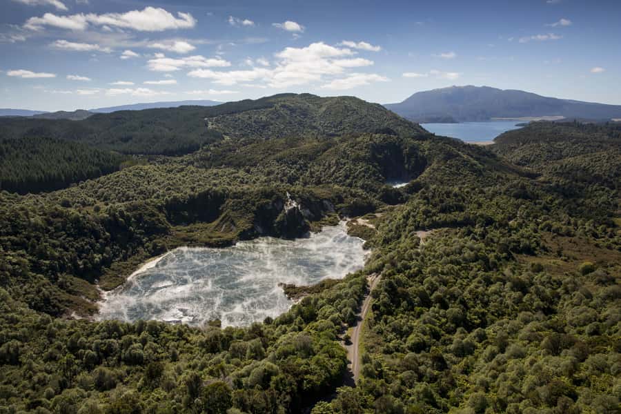 Rotorua: Scenic Flight over Mt Tarawera & Waimangu Valley - What the small plane means for photography