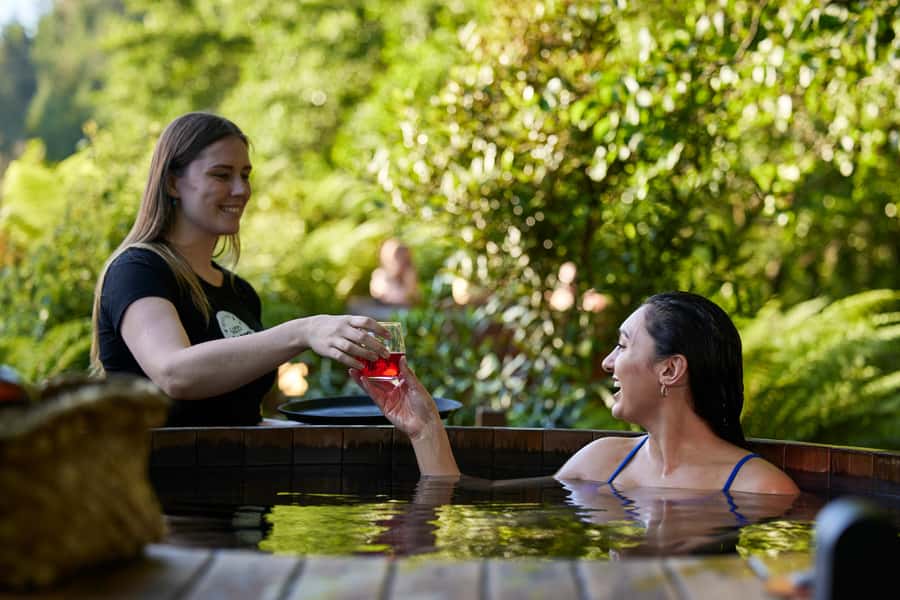 Rotorua: Secret Spot Hot Tubs - Ordering a drink without leaving the tub