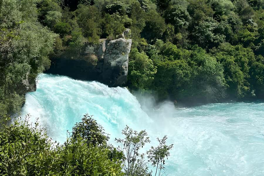 Rotorua & Taupo DayTour Waiotapu & Huka Falls from Auckland - The Redwoods and Blue Springs widen the day