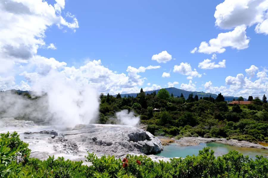 Rotorua: Te Puia Maori Village and Rejuvenation Tour - A proper pause at Polynesian Spa