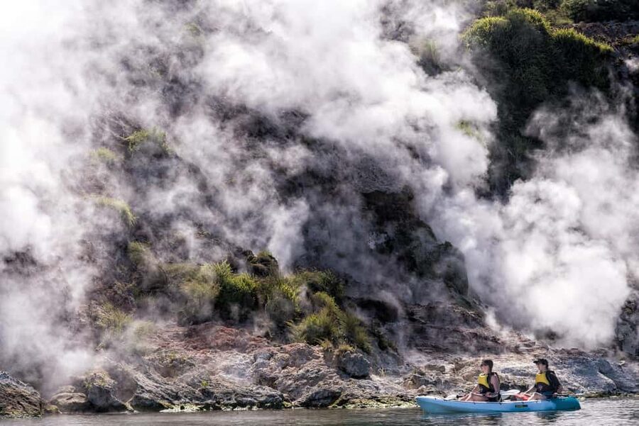Rotorua: Waimangu Valley Walk and Steaming Cliffs Kayak Tour - From Rotorua to Waimangu Valley