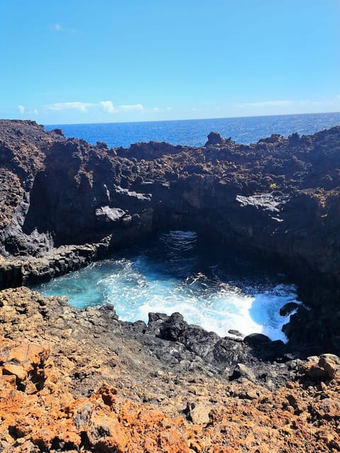 Route guided on the volcanic coast of Lanzarote. - What to bring for a comfortable morning
