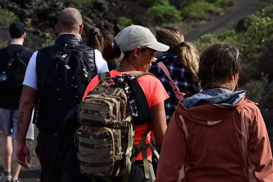 Route guided on the volcanic coast of Lanzarote. - From salt pans to the first sea pool