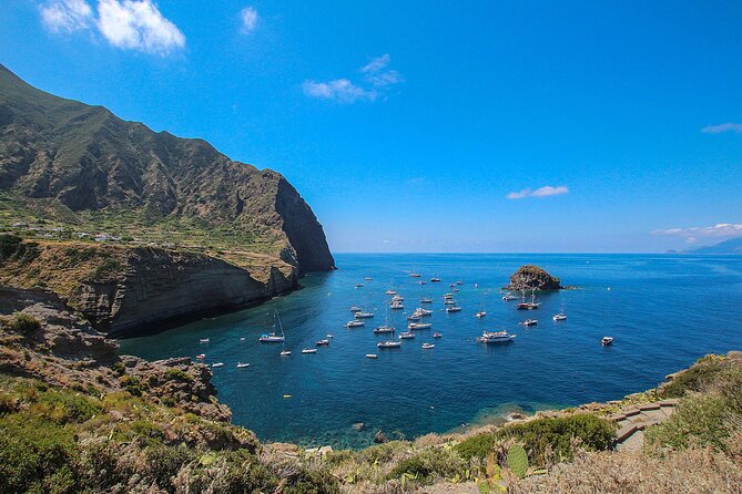 Salina Panarea Stromboli by night - Food, drinks, and the boat routine