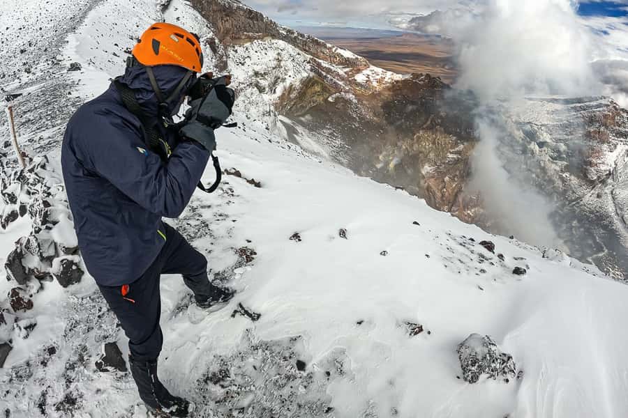 San Pedro de Atacama: Láscar Volcano Summit Hiking Day Trip - Why Láscar is a different kind of mountain day