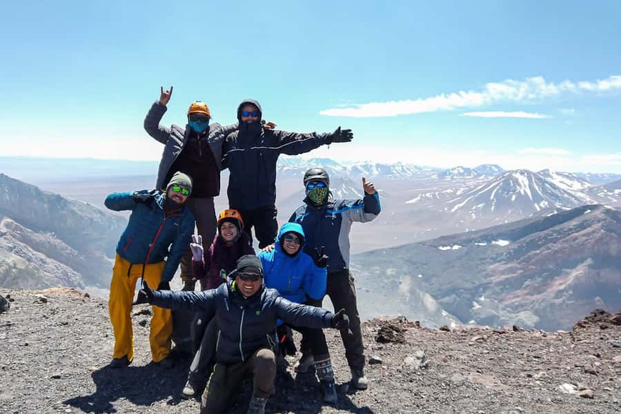 San Pedro de Atacama: Láscar Volcano Summit Hiking Day Trip - Breakfast beside the altiplanic lagoon