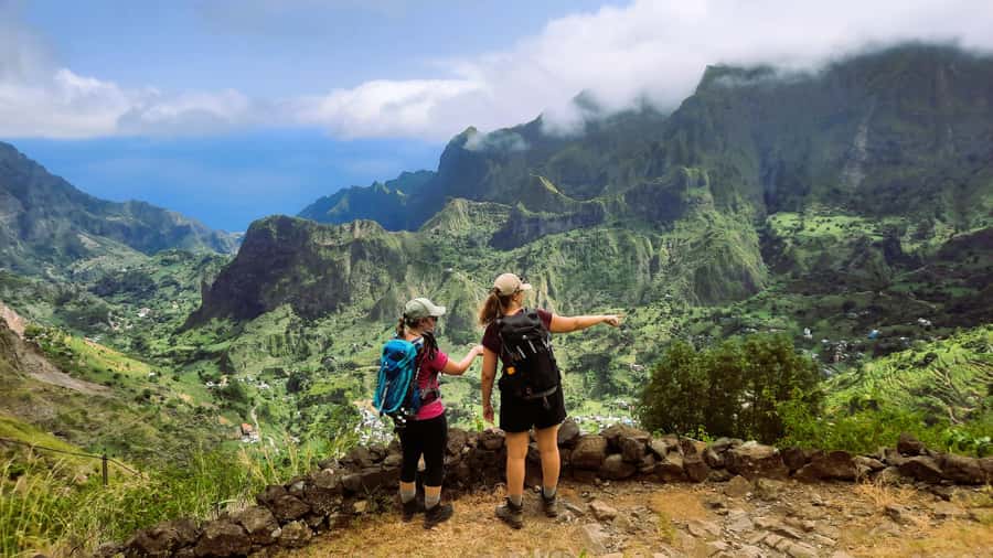 Santo Antão: Hiking Cova Volcano Crater to Ribeira Paúl - Starting high in Cova Natural Park