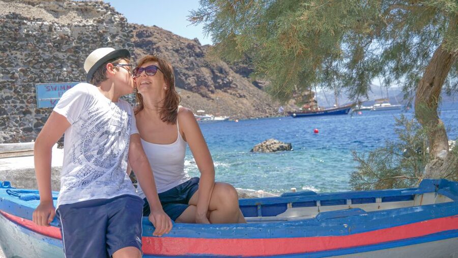 Santorini 2-Day Combo: Volcano Boat Cruise & Island Bus Tour - A Santorini winery visit
