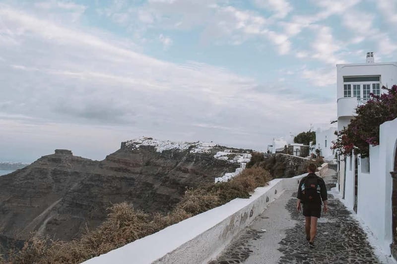 Santorini: Caldera Hike from Fira to Oia - Starting in Fira and finding the trail